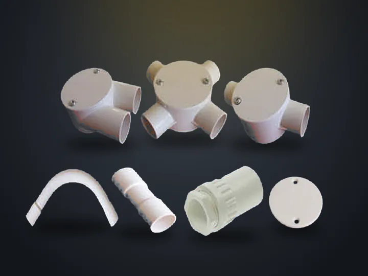إكسسوارات PVC بيضاء: علب توزيع وكوع وجلبة ووصلة